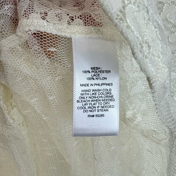 Express Sheer Lace Short Sleeve Top Blouse Eyelish Trim Cream Off White Size XS - Picture 7 of 7